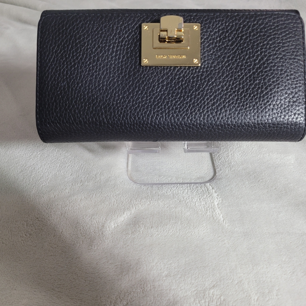 Michael Kors Black Leather Wallet with Gold Turn-Lock🖤